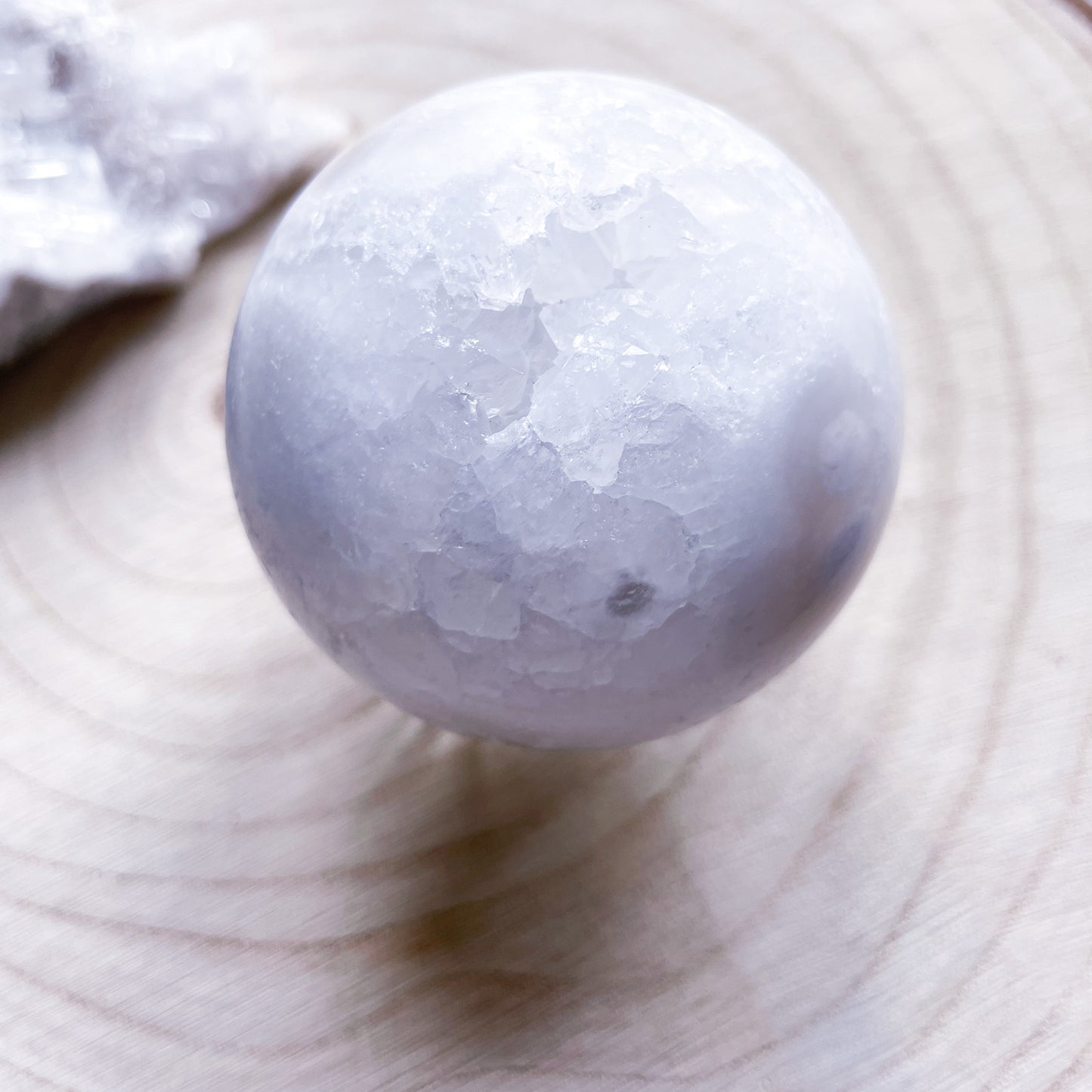 White goede (rock crystal) ball