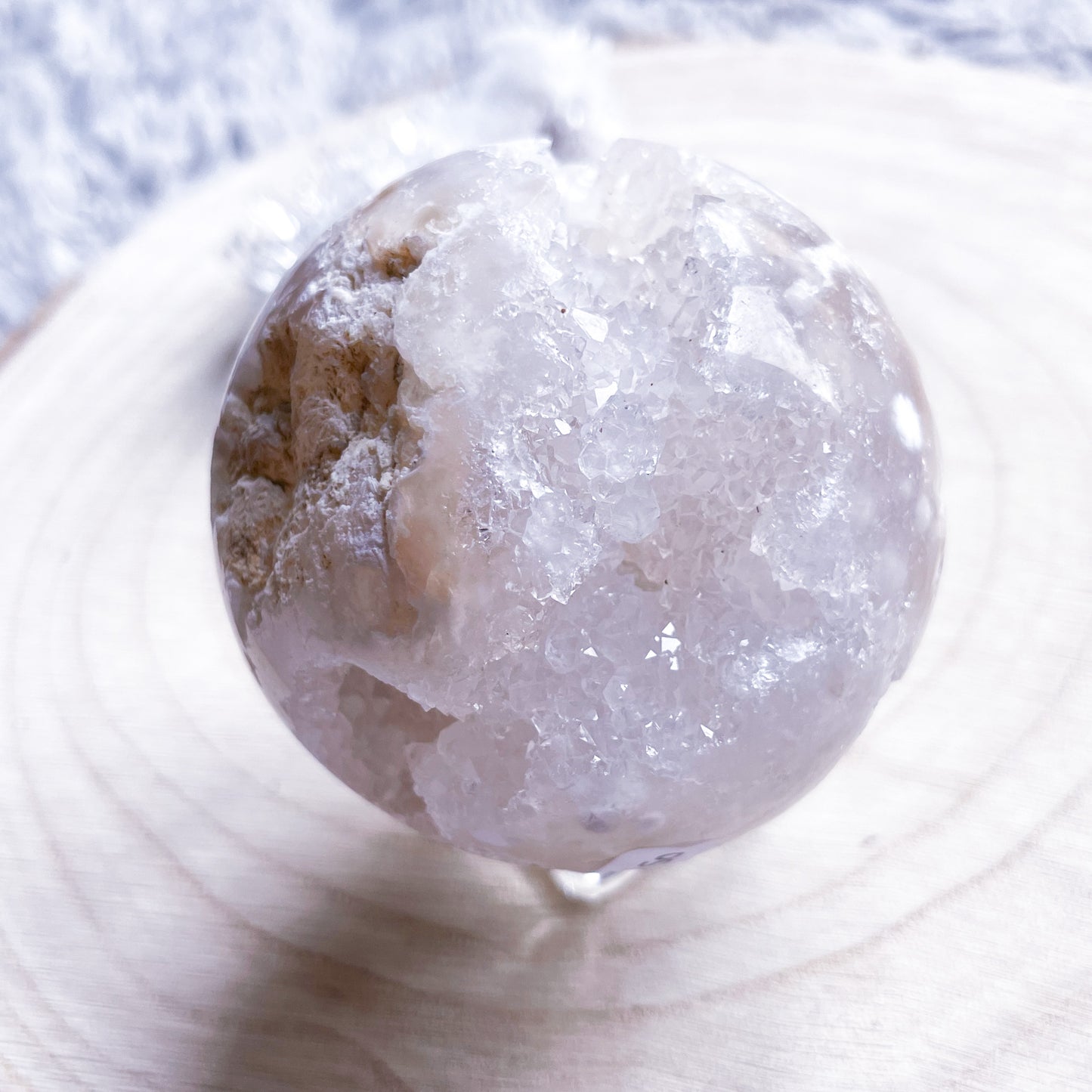 White goede (rock crystal) ball