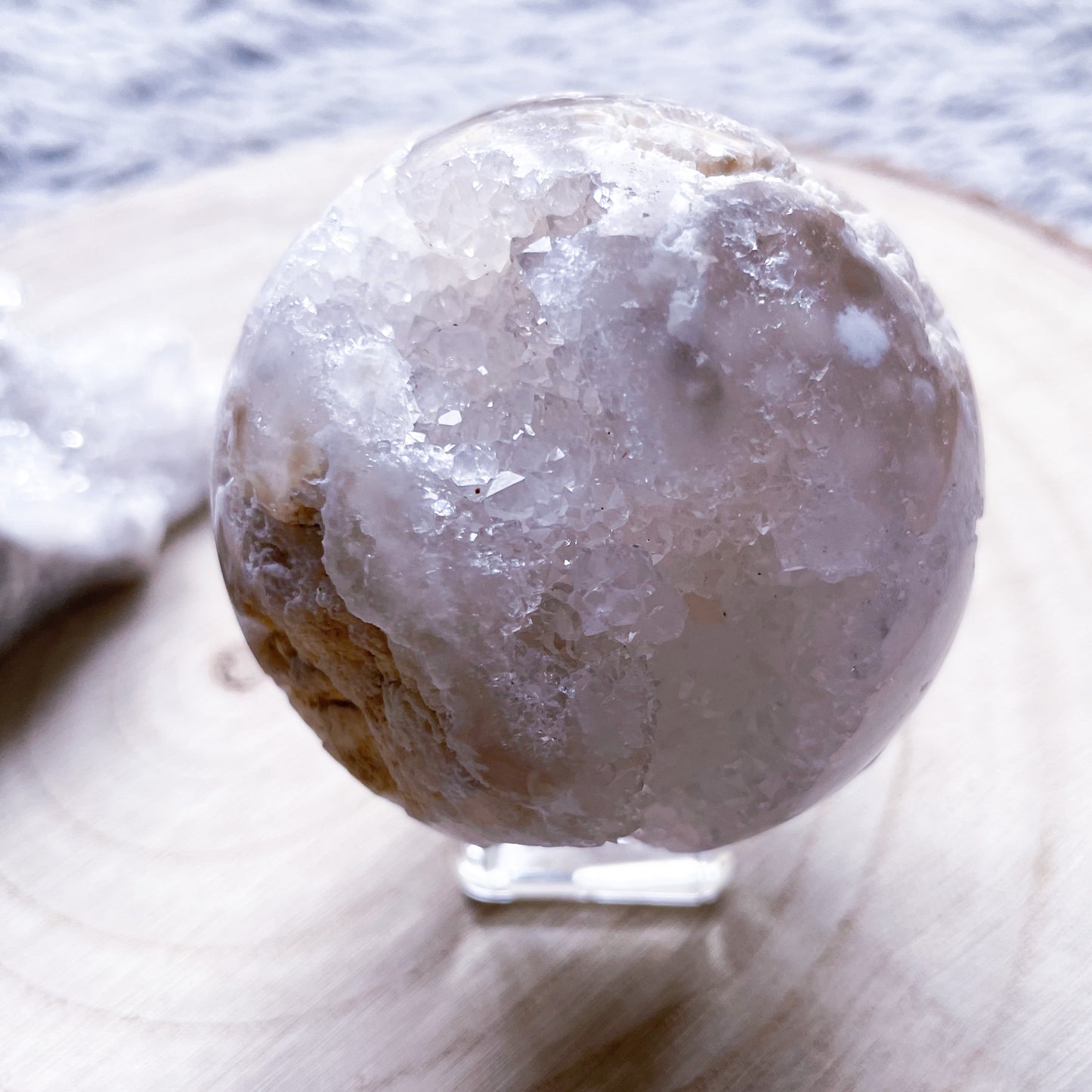 White goede (rock crystal) ball